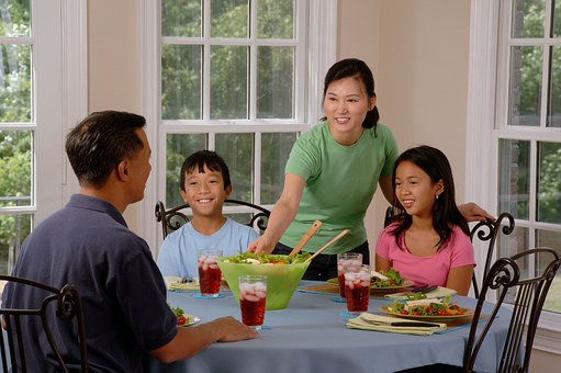 Få mere tid til familien med en måltidskasse til 4 personer